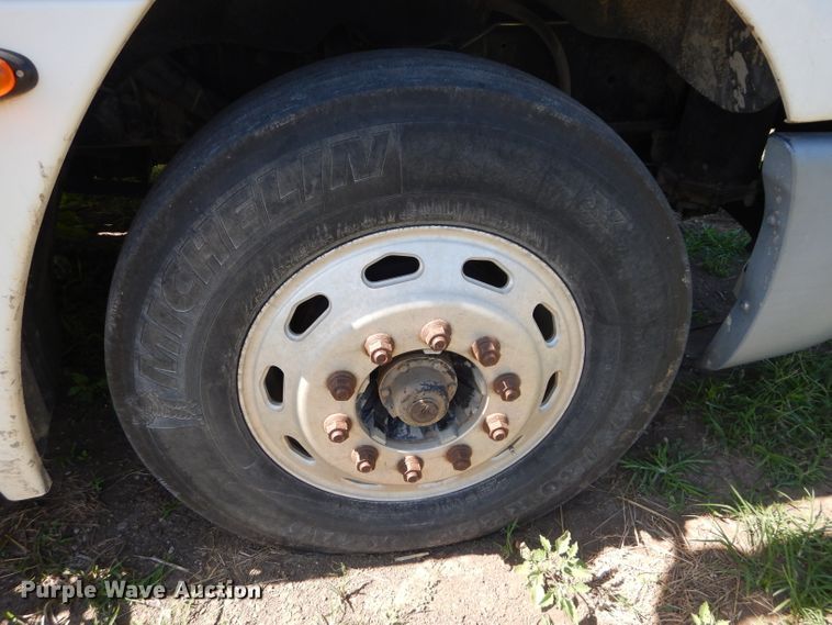 image for item DH2594 2006 Freightliner Columbia semi truck