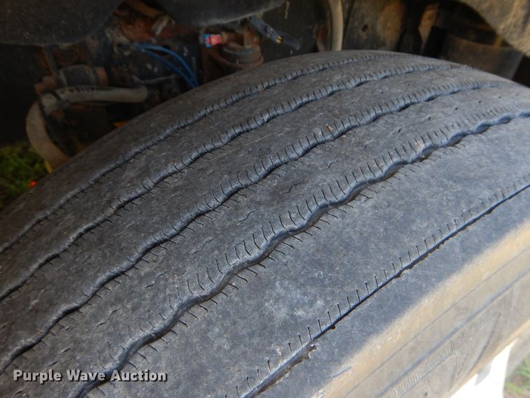 image for item DH2594 2006 Freightliner Columbia semi truck