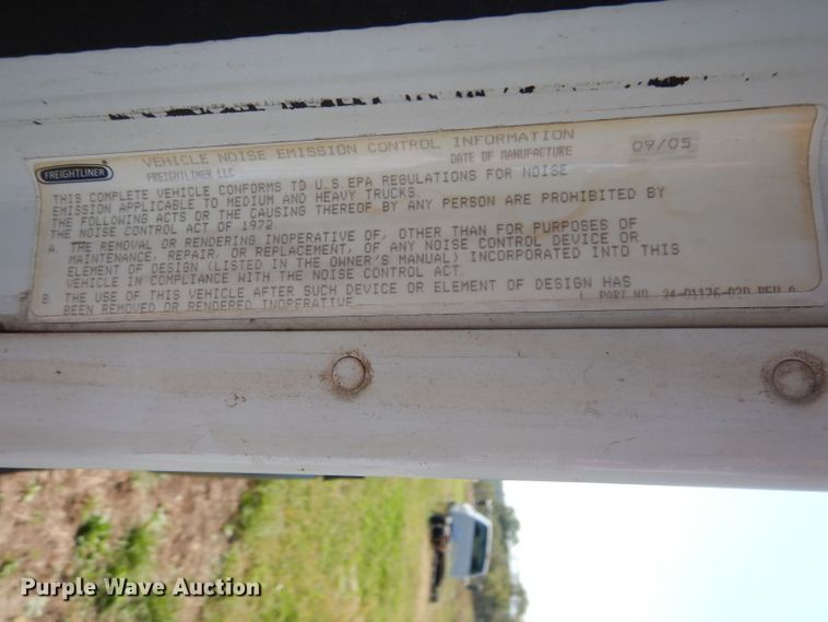 image for item DH2594 2006 Freightliner Columbia semi truck