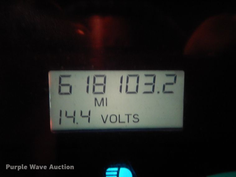 image for item DH2624 2005 Freightliner Columbia semi truck