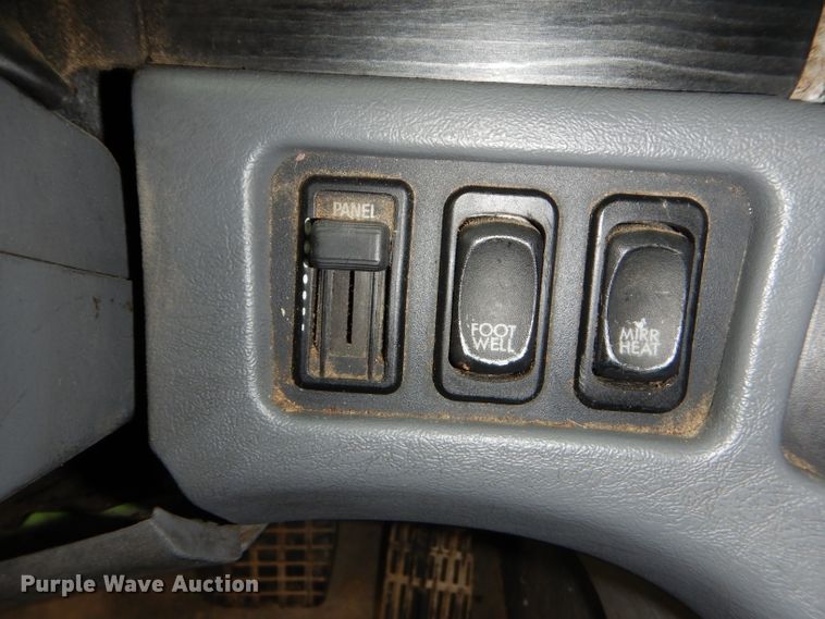 image for item DH2624 2005 Freightliner Columbia semi truck