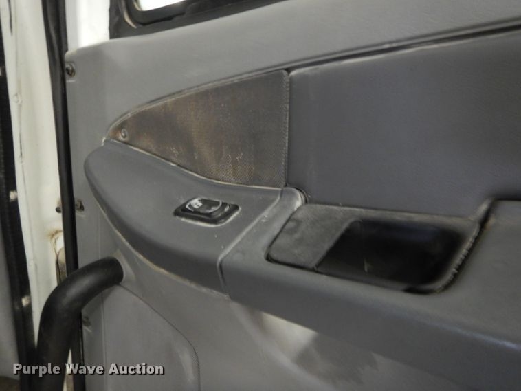 image for item DH2624 2005 Freightliner Columbia semi truck