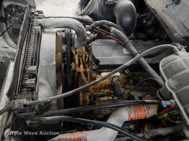 image for item DH2624 2005 Freightliner Columbia semi truck