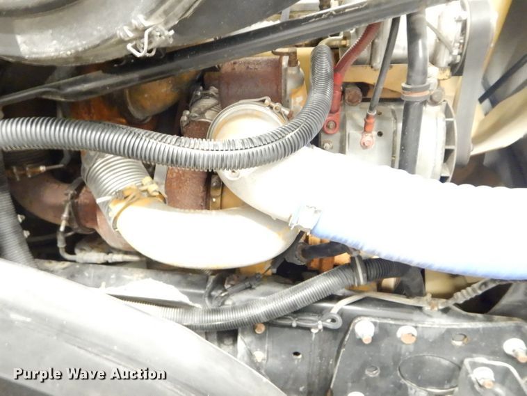 image for item DH2624 2005 Freightliner Columbia semi truck