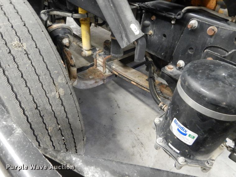 image for item DH2624 2005 Freightliner Columbia semi truck