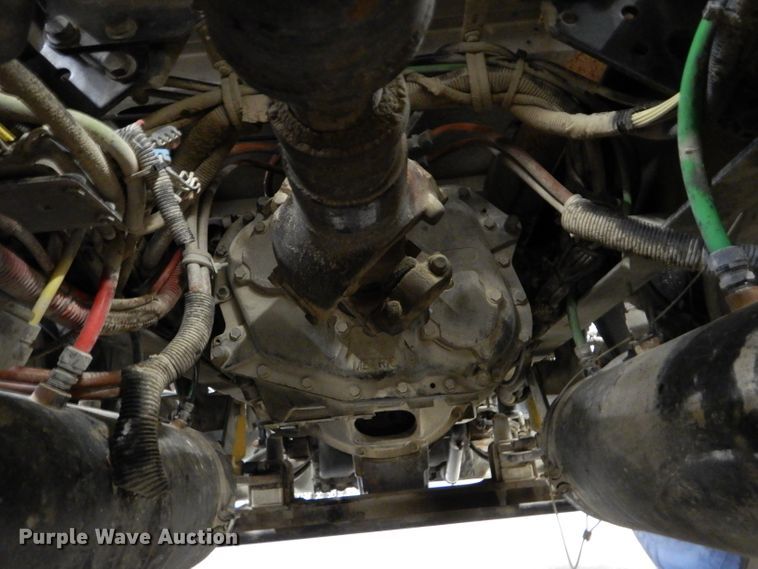 image for item DH2624 2005 Freightliner Columbia semi truck