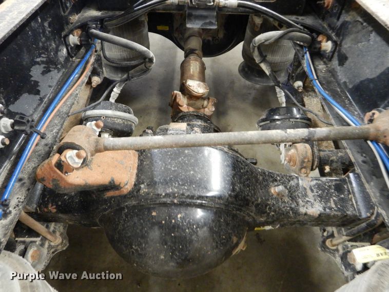 image for item DH2624 2005 Freightliner Columbia semi truck