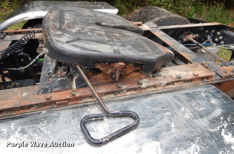 image for item DH2624 2005 Freightliner Columbia semi truck