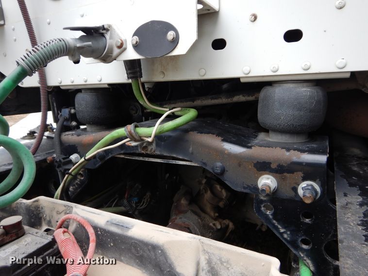 image for item DH2624 2005 Freightliner Columbia semi truck