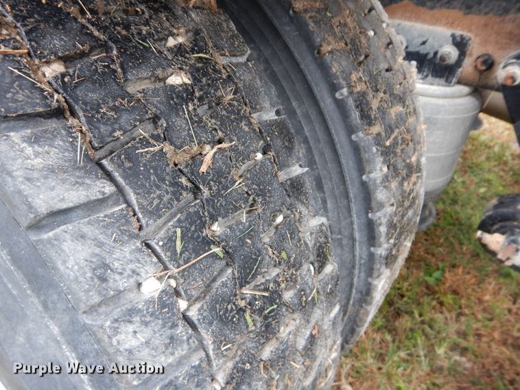 image for item DH2624 2005 Freightliner Columbia semi truck