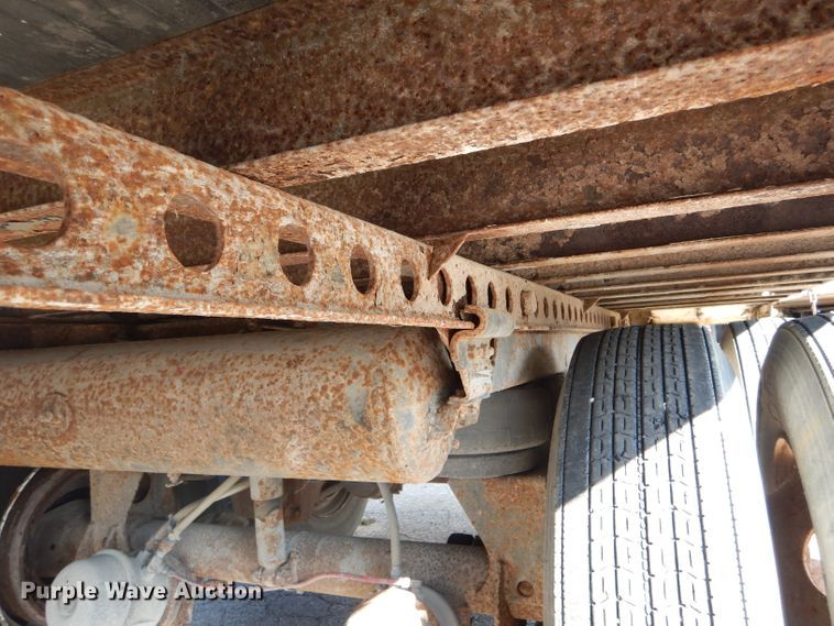 image for item DH6196 2005 Strick dry van trailer