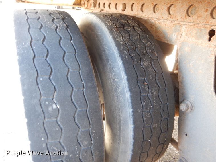 image for item DH6196 2005 Strick dry van trailer