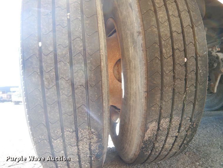 image for item DH6197 2005 Wabash dry van trailer