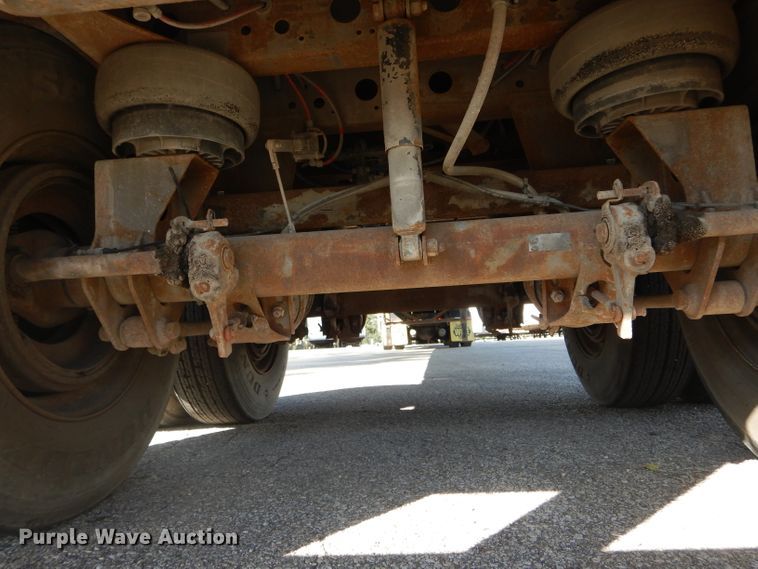 image for item DH6198 2005 Wabash dry van trailer