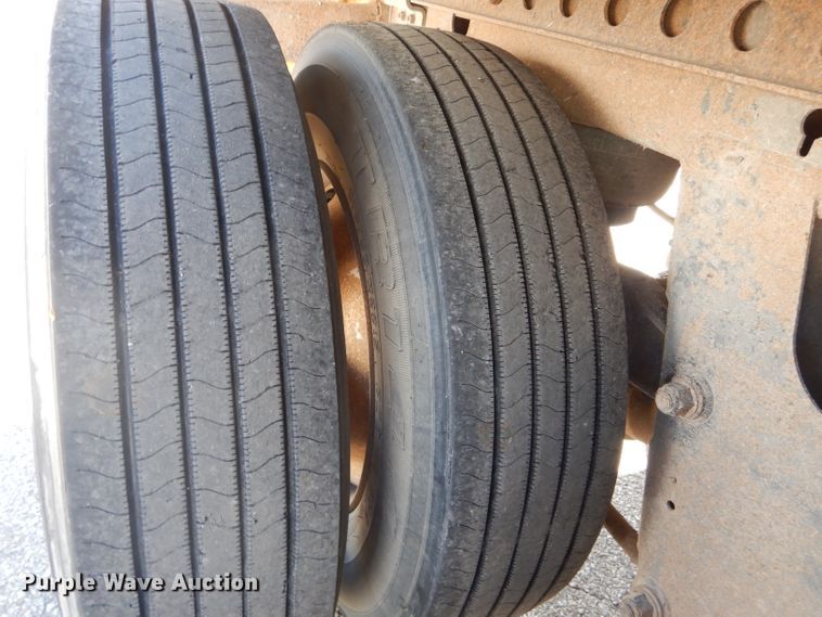 image for item DH6198 2005 Wabash dry van trailer