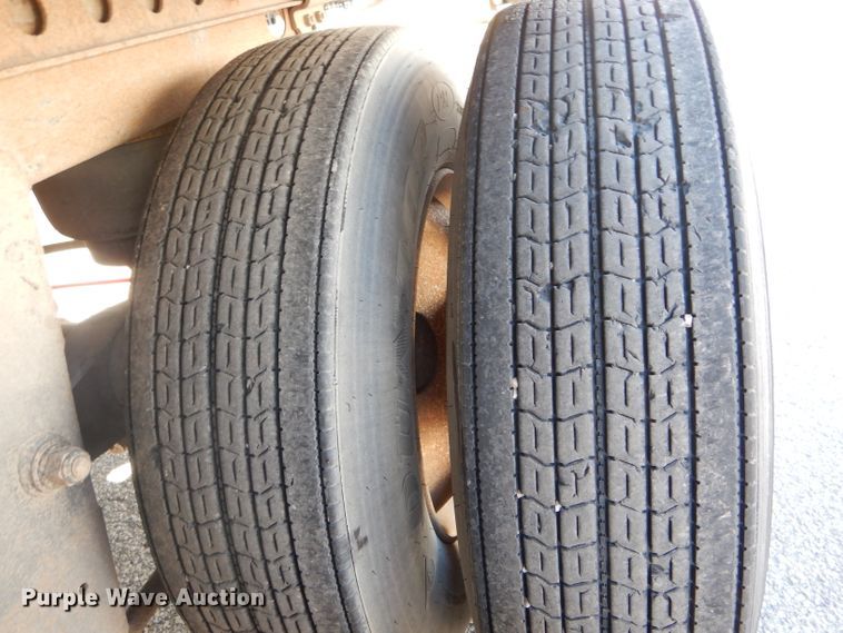 image for item DH6198 2005 Wabash dry van trailer