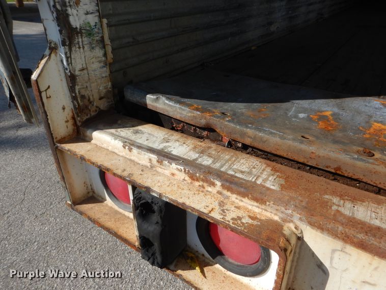 image for item DH6199 2005 Strick dry van trailer