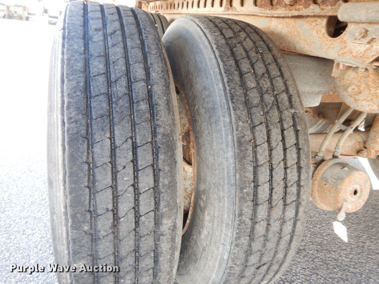 image for item DH6199 2005 Strick dry van trailer