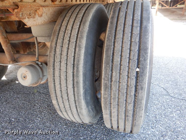 image for item DH6204 2005 Wabash dry van trailer