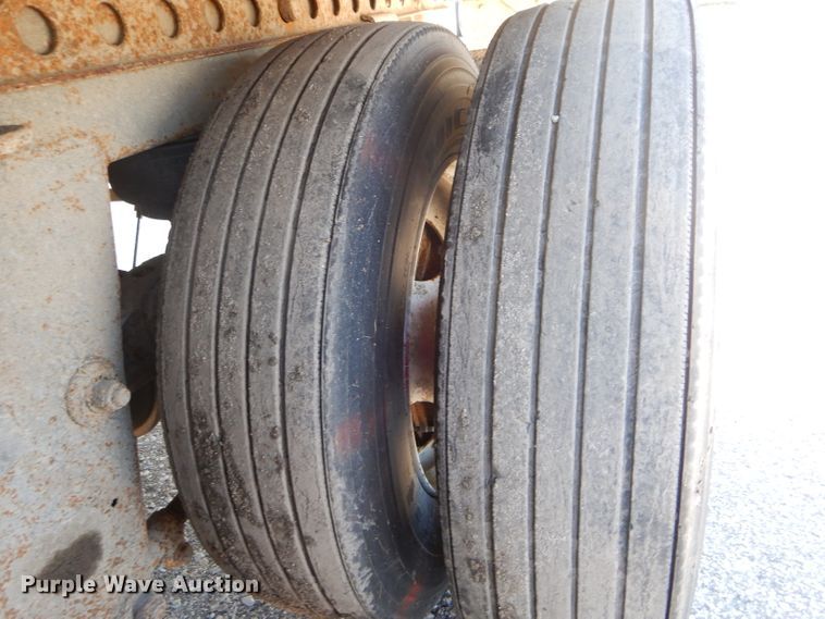 image for item DH6205 2005 Strick dry van trailer