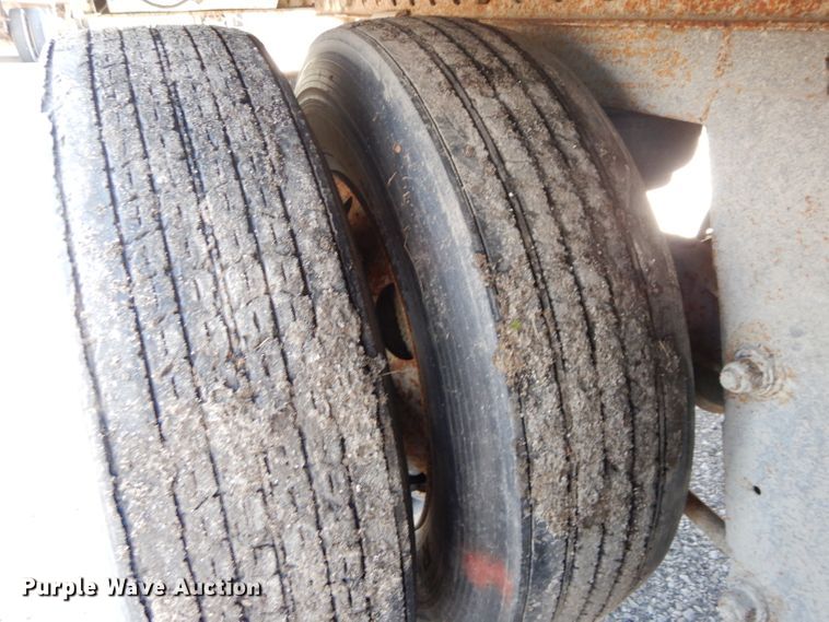 image for item DH6205 2005 Strick dry van trailer