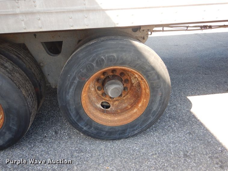 image for item DH6205 2005 Strick dry van trailer