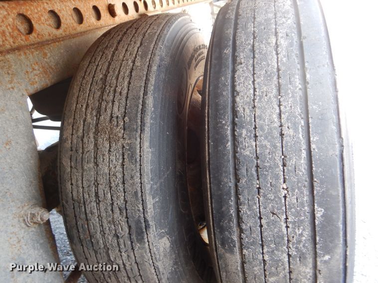 image for item DH6205 2005 Strick dry van trailer