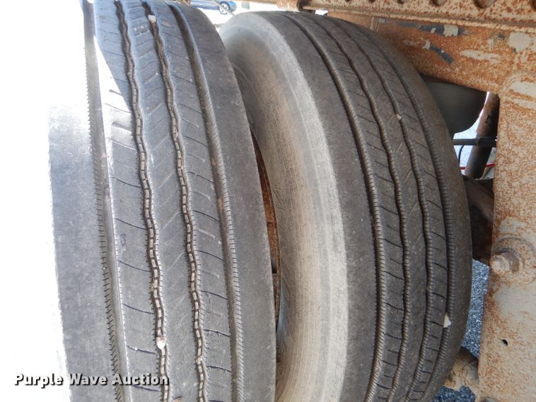 image for item DH6208 2005 Wabash dry van trailer