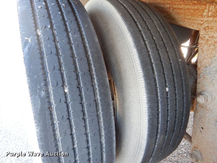 image for item DH6208 2005 Wabash dry van trailer