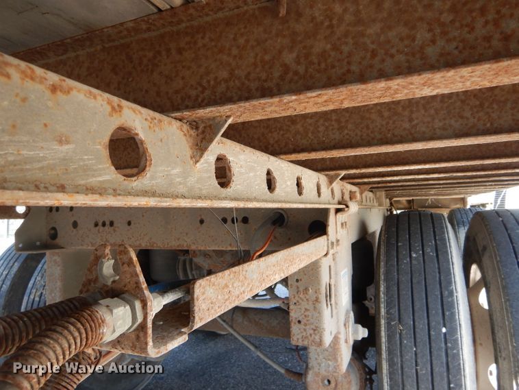 image for item DH6209 2005 Utility dry van trailer