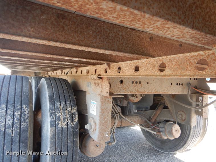 image for item DH6209 2005 Utility dry van trailer