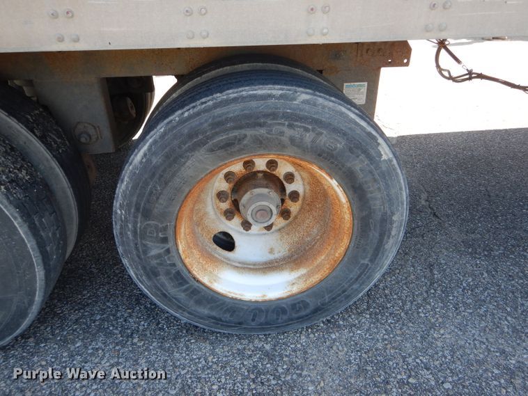 image for item DH6209 2005 Utility dry van trailer