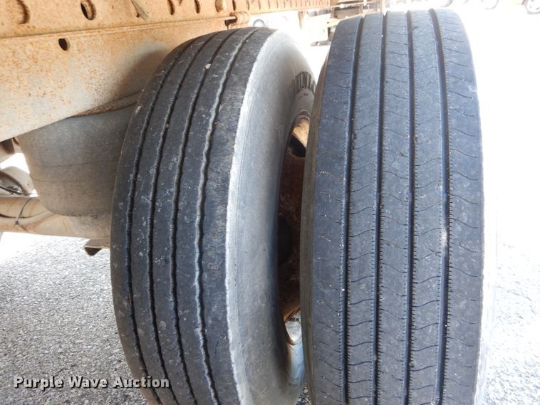 image for item DH6209 2005 Utility dry van trailer