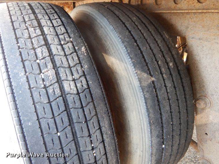 image for item DH6210 2005 Wabash dry van trailer