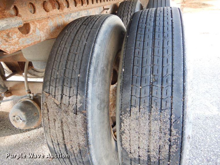 image for item DH6211 2005 Wabash dry van trailer