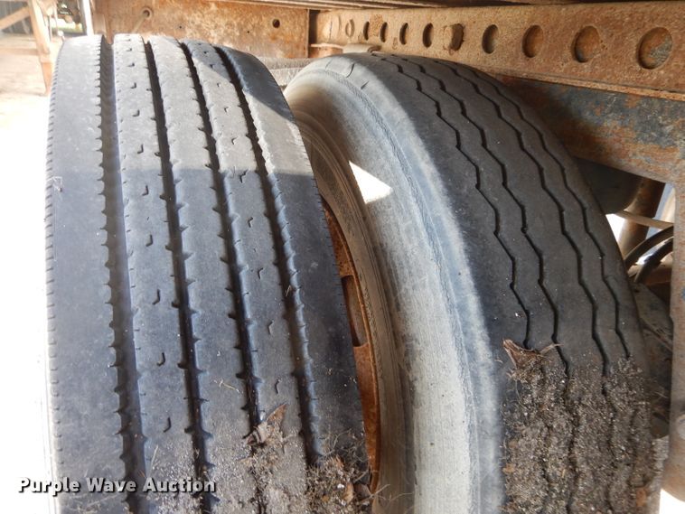 image for item DH6211 2005 Wabash dry van trailer