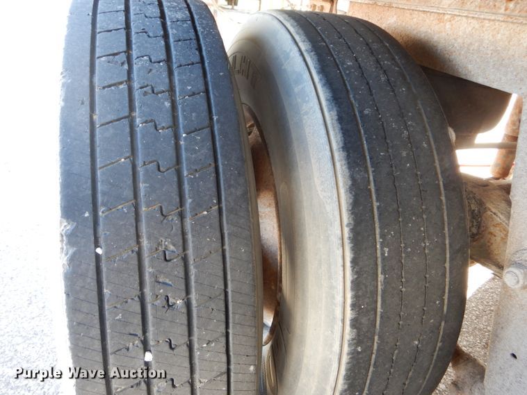 image for item DH6212 2005 Wabash dry van trailer