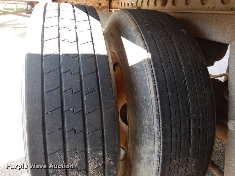 image for item DH6212 2005 Wabash dry van trailer