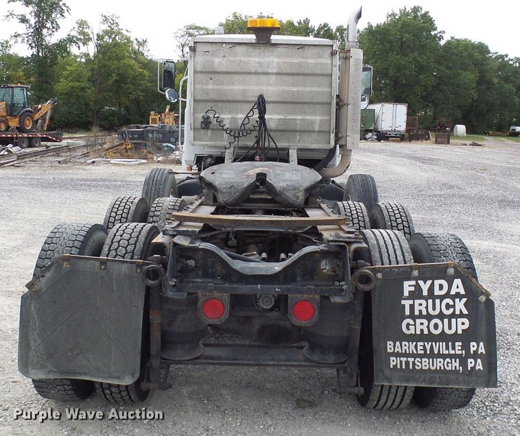 image for item DI0694 1996 Mack CH613 semi truck