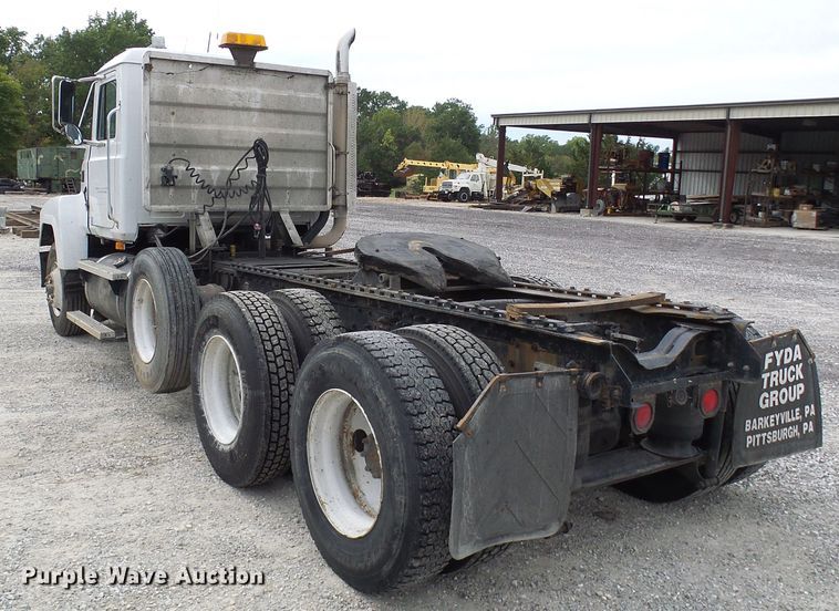 image for item DI0694 1996 Mack CH613 semi truck