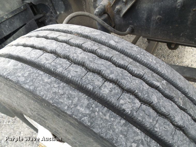 image for item DI0694 1996 Mack CH613 semi truck