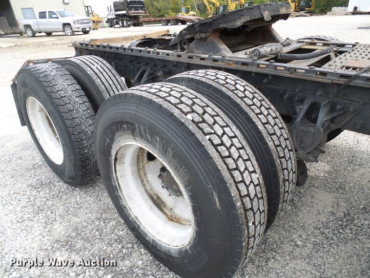 image for item DI0694 1996 Mack CH613 semi truck