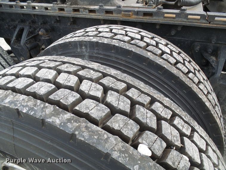 image for item DI0694 1996 Mack CH613 semi truck