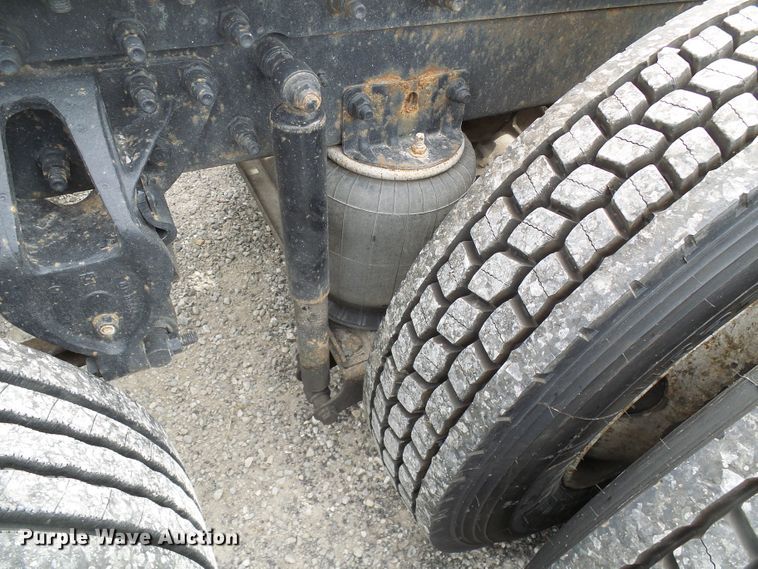 image for item DI0694 1996 Mack CH613 semi truck