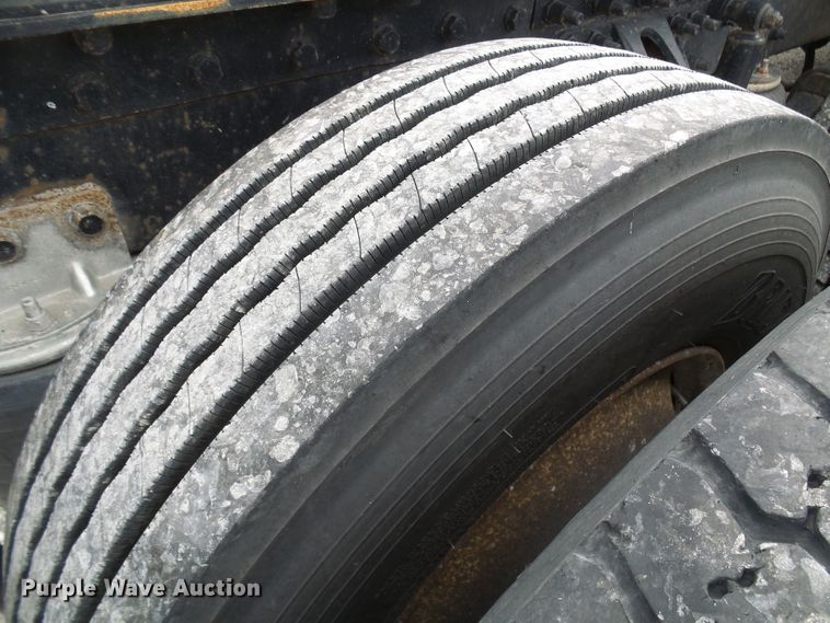 image for item DI0694 1996 Mack CH613 semi truck