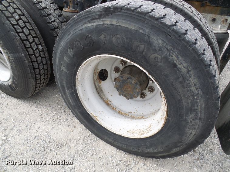 image for item DI0694 1996 Mack CH613 semi truck