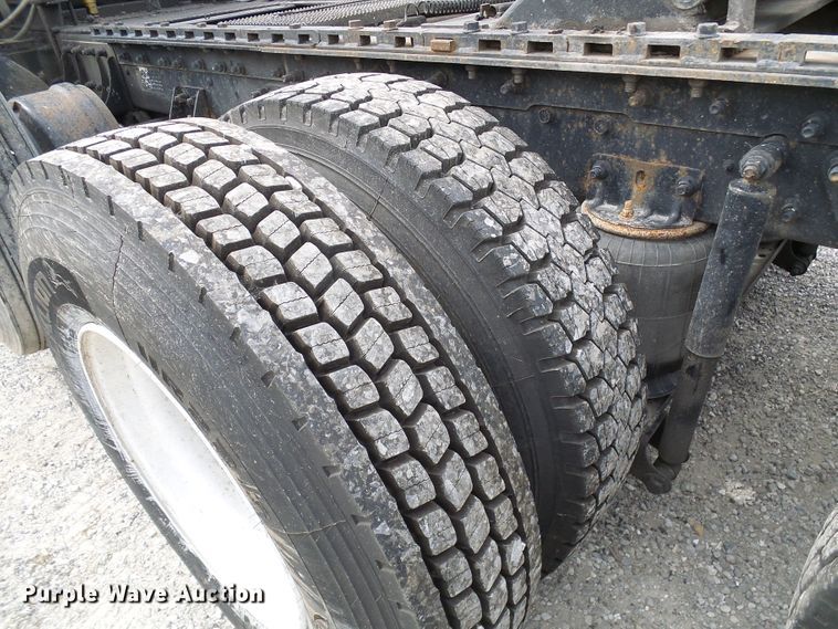 image for item DI0694 1996 Mack CH613 semi truck