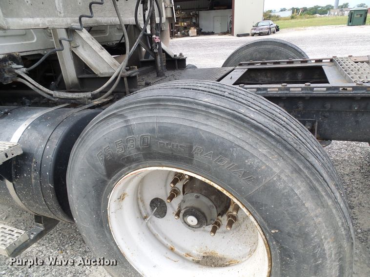 image for item DI0694 1996 Mack CH613 semi truck