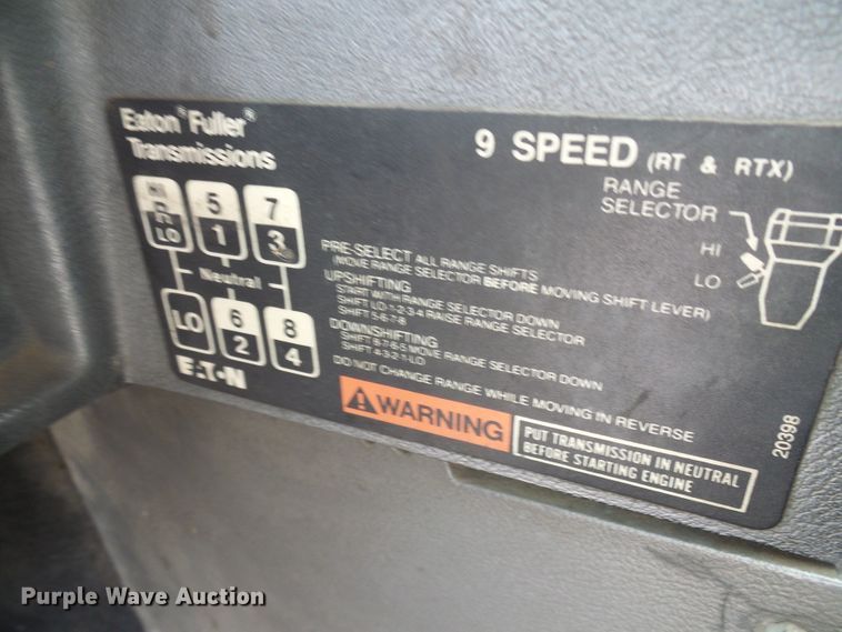 image for item DI0694 1996 Mack CH613 semi truck