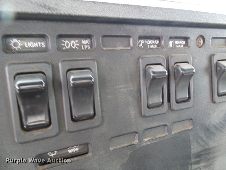 image for item DI0694 1996 Mack CH613 semi truck